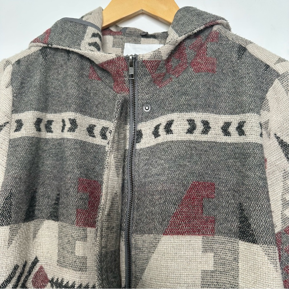 BB Dakota Grey Aztec Coat Jacket Womens Size XS *MISSING FUR TRIM FOR HOOD* - Picture 3 of 10